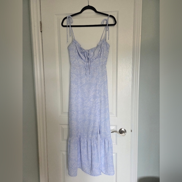 Park & Fifth Dresses & Skirts - Park & Fifth Light Blue Floral Midi Dress